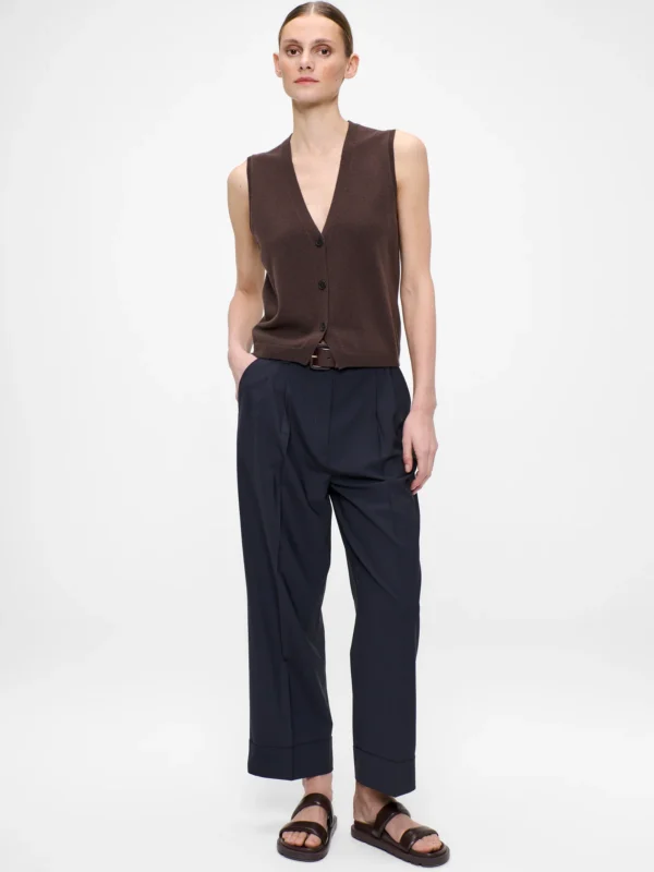 Zenggi Sleeveless vest